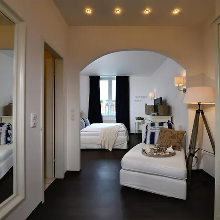 Friends Hotel 3*