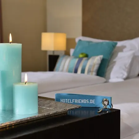 Friends Hotel 3*