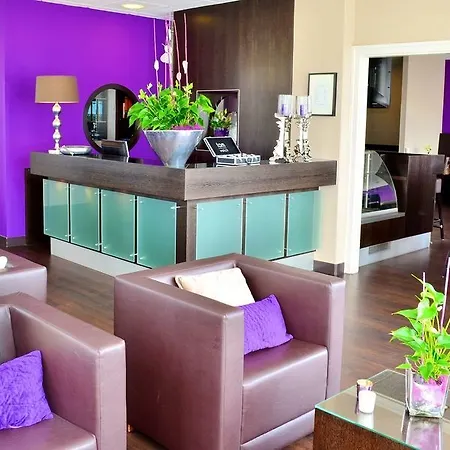 Friends Hotel 3*
